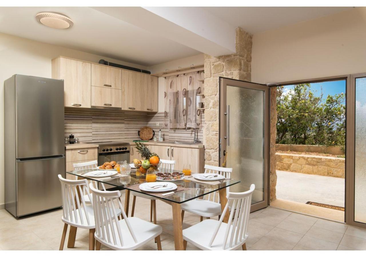 Poseidon Apartment *